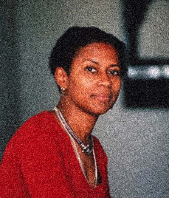 Artist Zari Harat in her studio